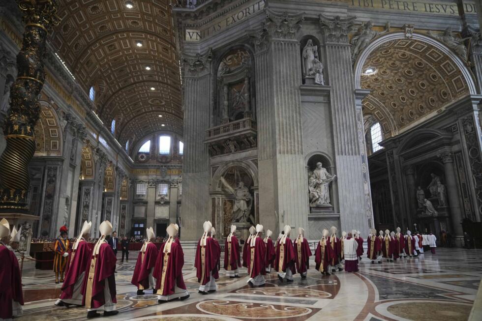 Image archive : Cardinals attend the funeral of late Cardinal Renato Raffaele Martino in St. Peter's Basilica at the Vatican, Wednesday, Oct.30.2024 (AP Photo/Alessandra Tarantino) Réf:AP2430455345915